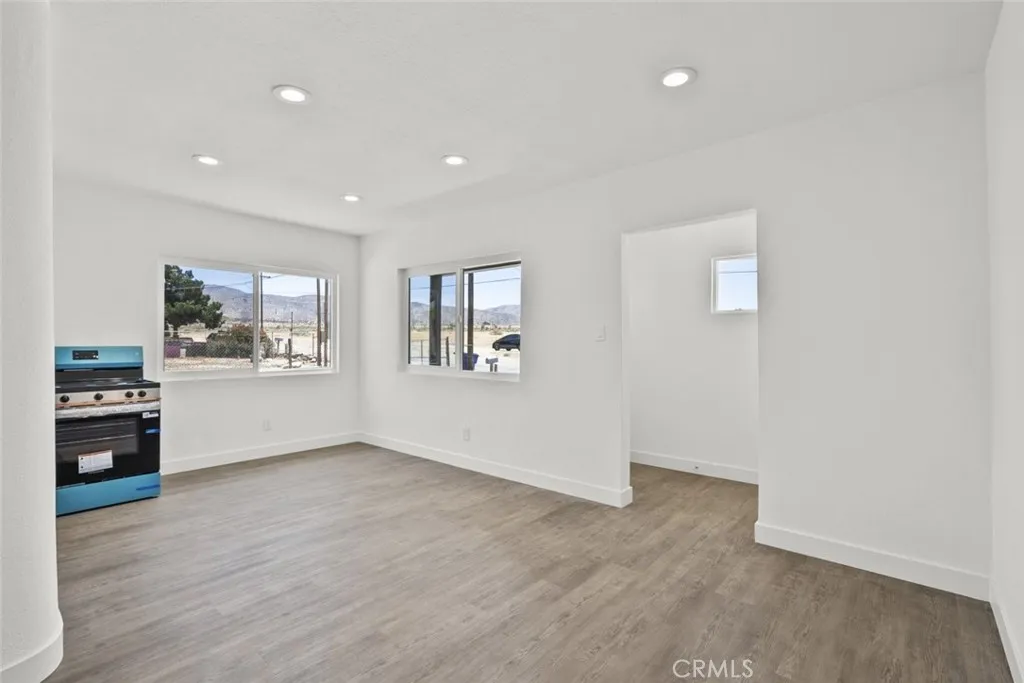 35114 82nd Street E, Littlerock, California 93543 home-pic-3